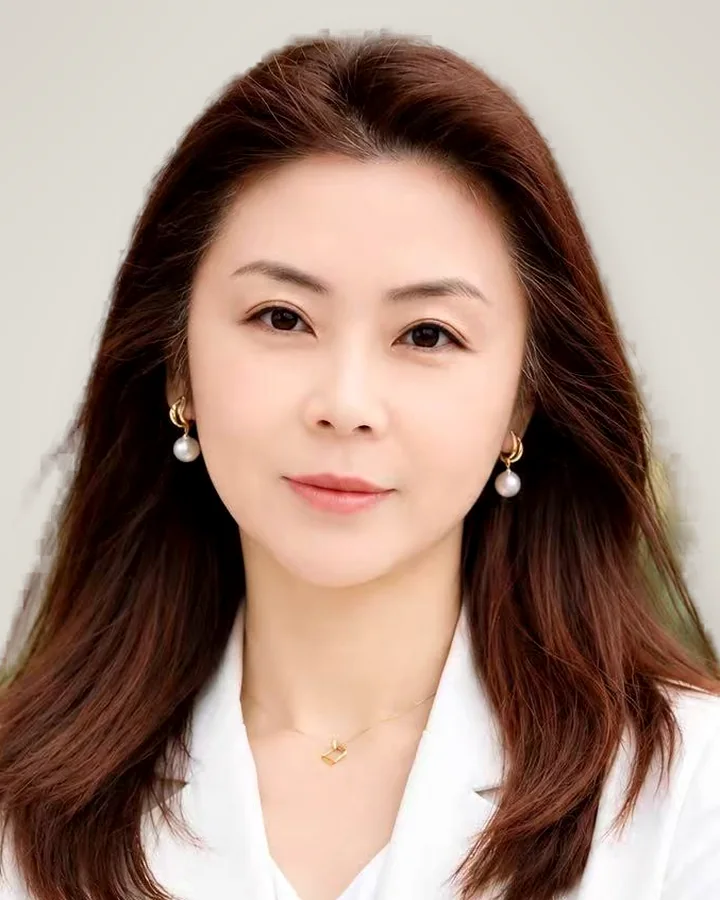 Vicky Zhou